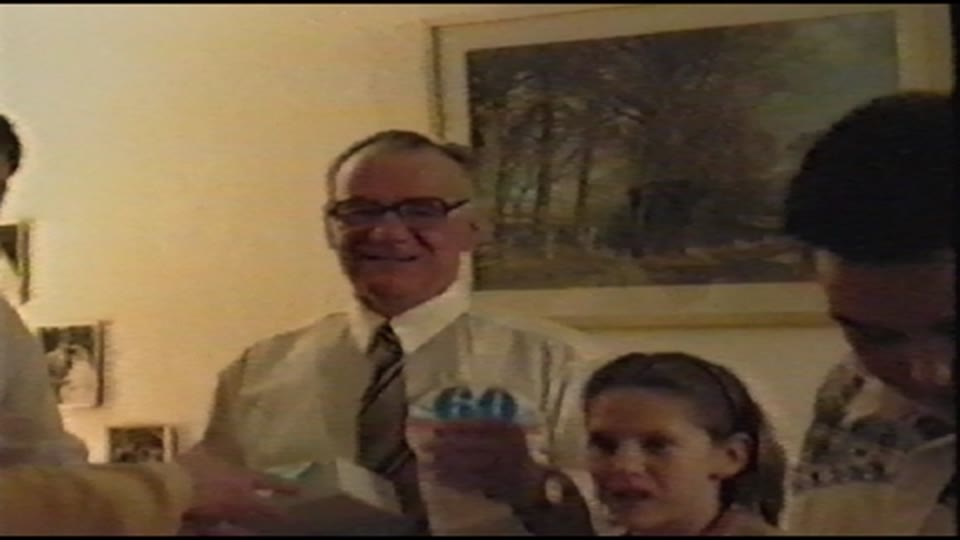 Stufe 1: Sichtprüfung und Trockenreinigung der Video8-Kassette mit RTI TapeChek